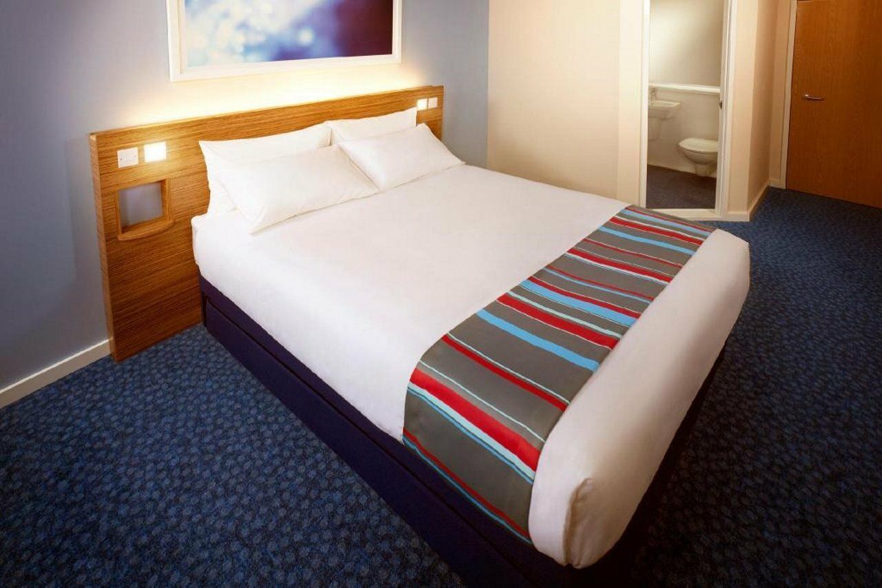 Travelodge Cardiff Airport Barry Exterior foto